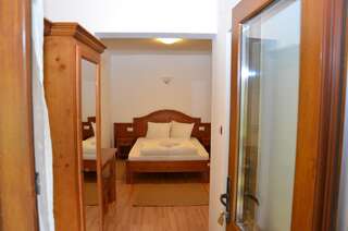 Отели типа «постель и завтрак» LaPociu Кымпени Двухместный номер с 1 кроватью и собственной ванной комнатой-2