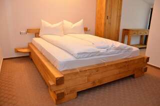 Отели типа «постель и завтрак» LaPociu Кымпени Двухместный номер с 1 кроватью и собственной ванной комнатой-17