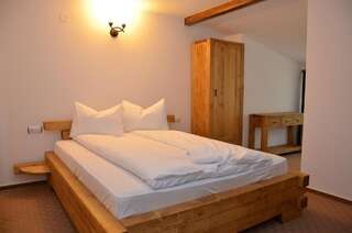 Отели типа «постель и завтрак» LaPociu Кымпени Двухместный номер с 1 кроватью и собственной ванной комнатой-20